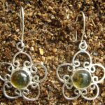 Aros de plata colgante con piedras